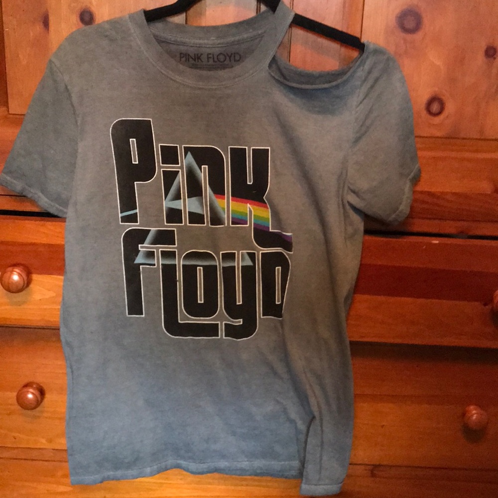 Gray Pink Floyd shirt